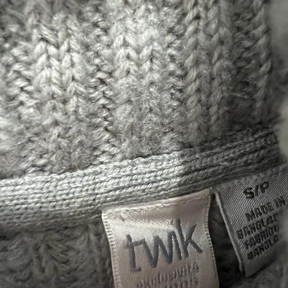 Grey sweater from Twik! - Picture 3 of 3